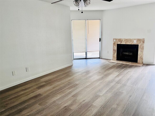 Photo - 9797 Leawood Blvd Unit 1412