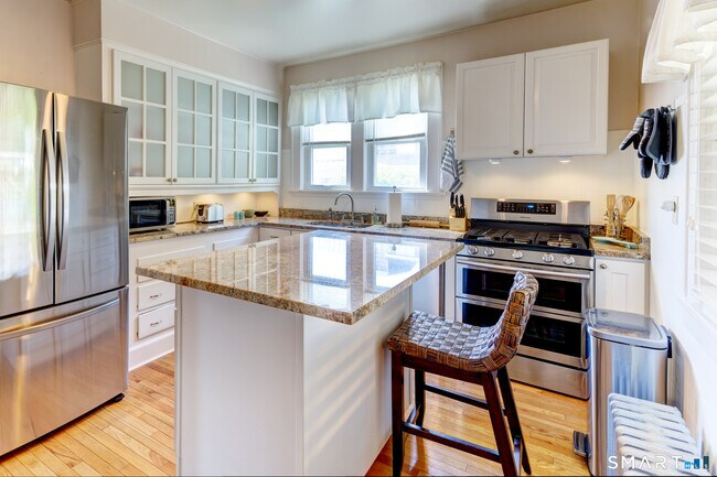 117 Pequot Ave
