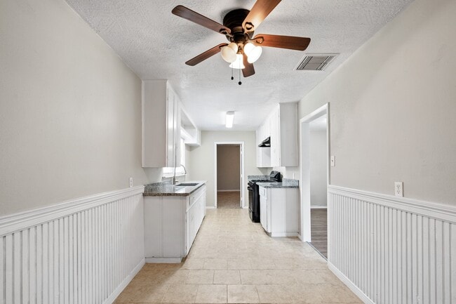 Photo - 3206 Washington St