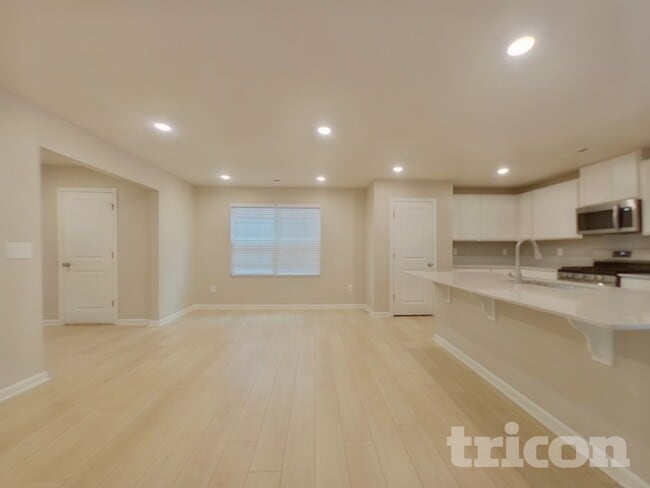 Photo - 1423 Penrith Ct