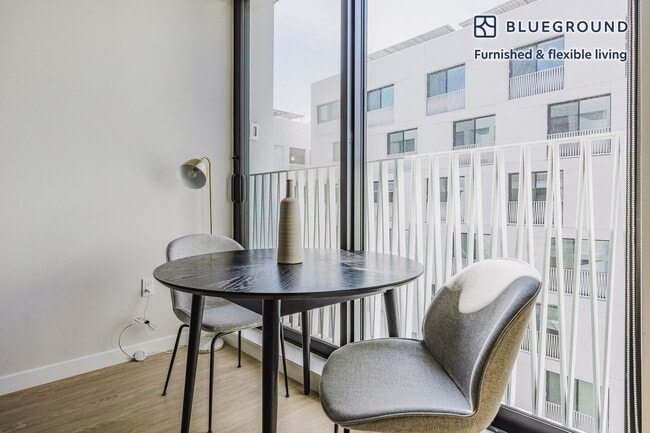 Photo - 200 Mesnager St Unidad FL5-ID1243