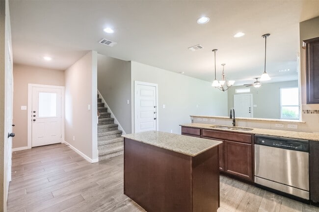 Photo - 121 Wickersham