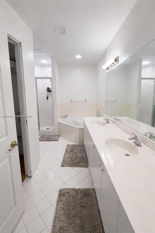 Photo - 5724 NW 112th Pl