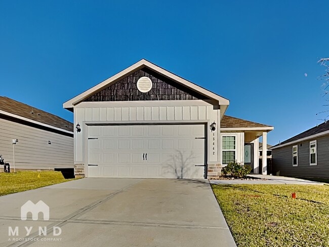 Building Photo - 15442 Maple Ter Dr