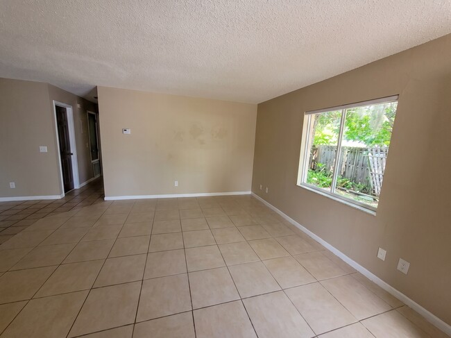 Photo - 5523 Lehigh Ave Unit 5523