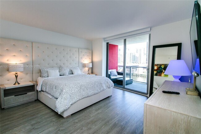 Photo - 2600 E Hallandale Beach Blvd Condo Unit T2002 SEASONAL