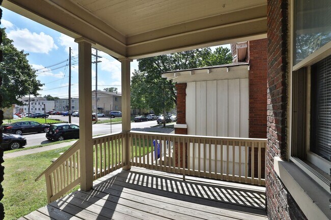 Photo - Central Campus - LARGE 4 Bedroom House wit...