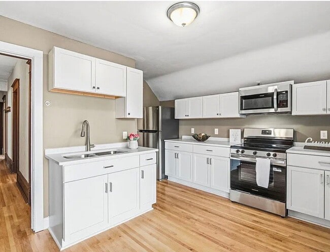 Photo - 2416 Harriet Ave Unit 2