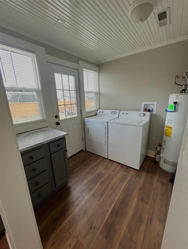 Photo - 875 Nutwood St