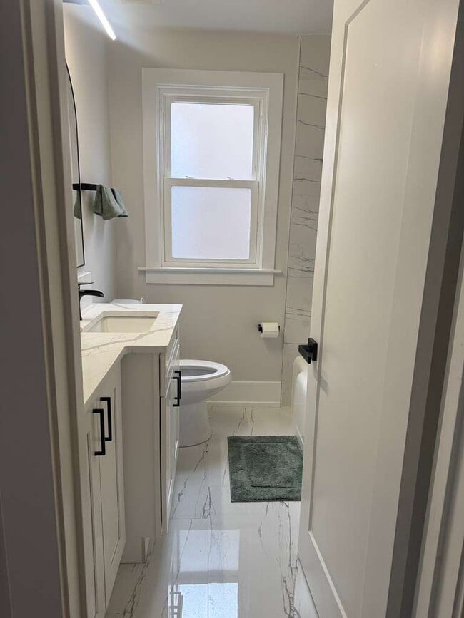 Photo - 4846 W Roscoe St Unit Apt #2