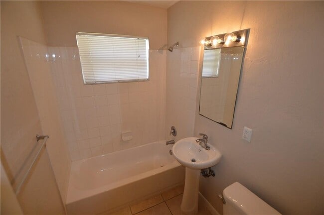 Photo - 3410 NW 5th St