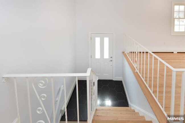 Photo - 269 Columbia Terrace