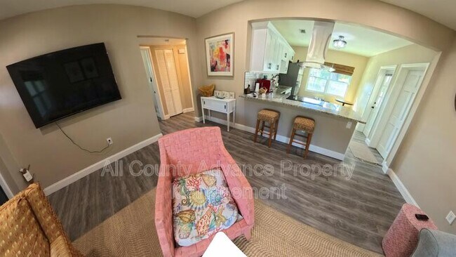 Photo - 1448 San Mateo Dr