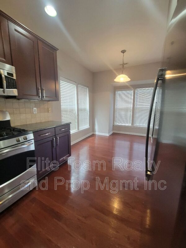 Photo - 2339 Whitford Ln