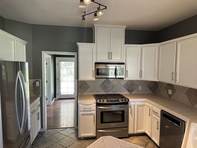 Photo - 511 Lone Oak Ct