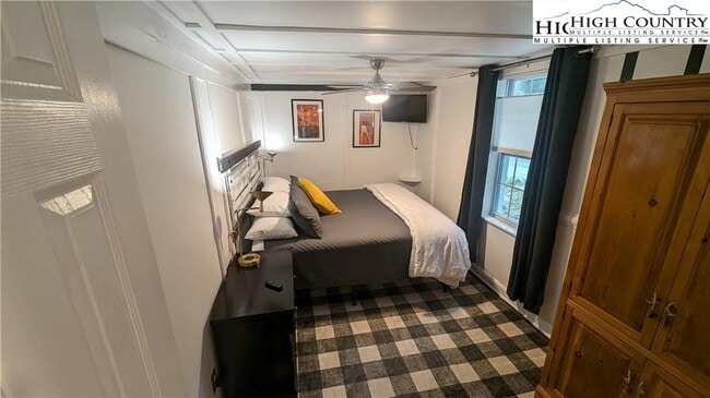 Photo - 494 Cranberry St