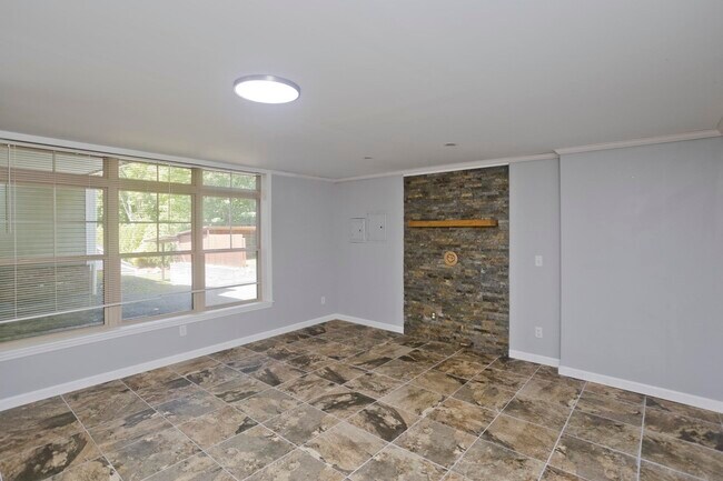 Photo - 68 Amherst St