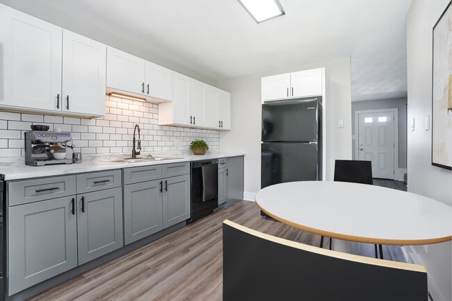 Hickory Creek Apartments