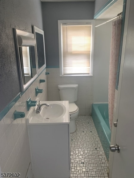 Photo - 700 Louis Ave