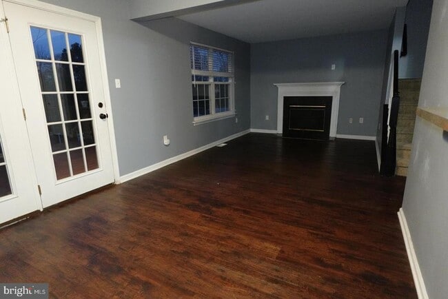 Photo - 737 Seminary St