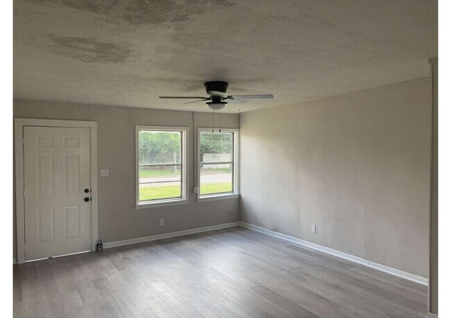 Photo - 5934 Southtown St