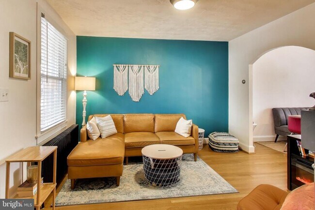 Photo - 1766 E St NE