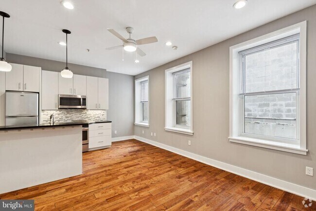 Building Photo - 126 S 16th St Unit 3R Rental
