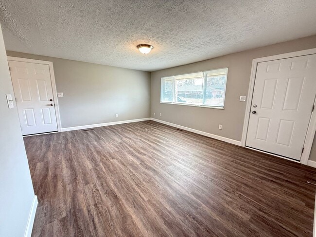 Photo - 4421 Primrose Ln