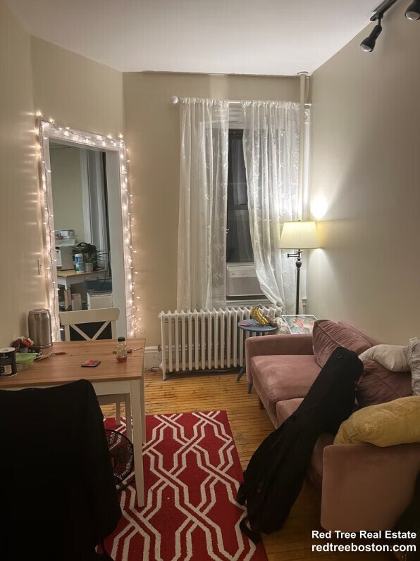 Building Photo - 583 Beacon St