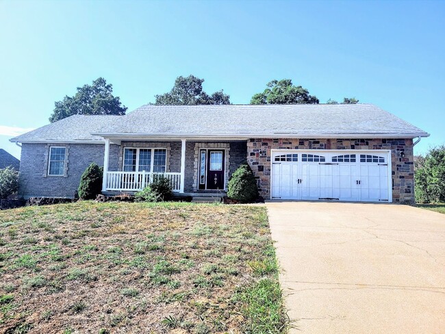 Single Family Home Close to FLW - Single Family Home Close to FLW