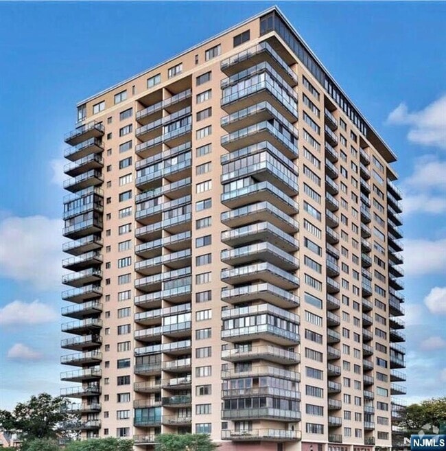 Building Photo - 1203 River Rd Rental