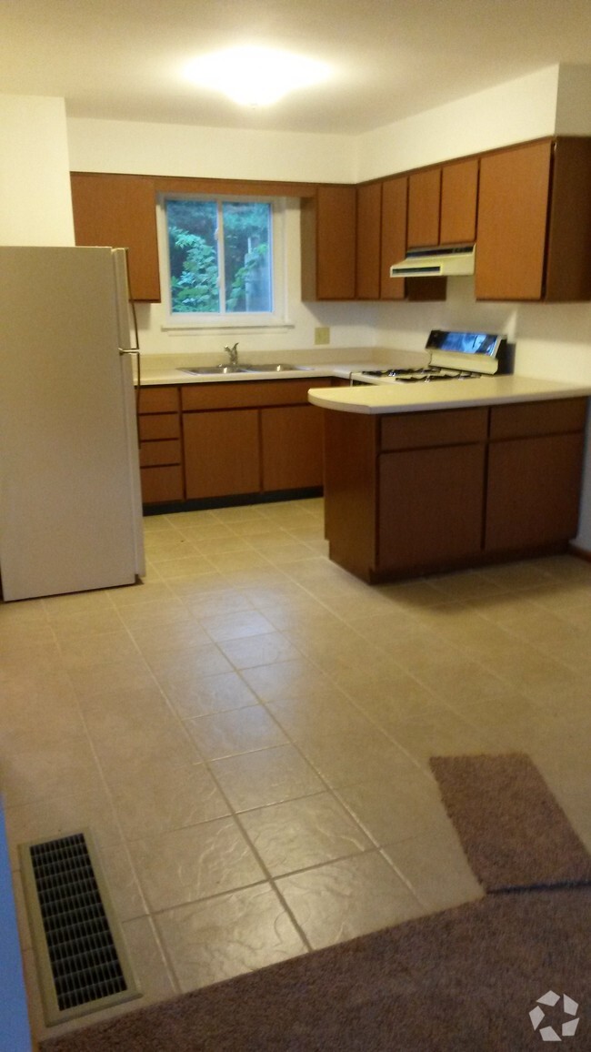 Building Photo - 1 Williamsburg Ct Unit D Rental