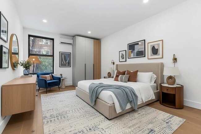 Photo - 166 E 7th St Unidad 1B