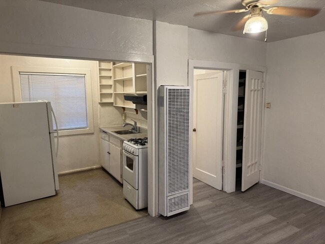 Photo - Redwood Grove Unit APT6