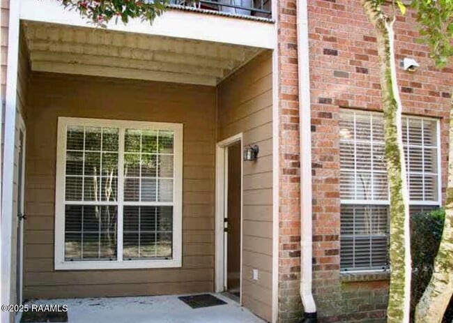 Building Photo - 4464 Highland Rd Rental