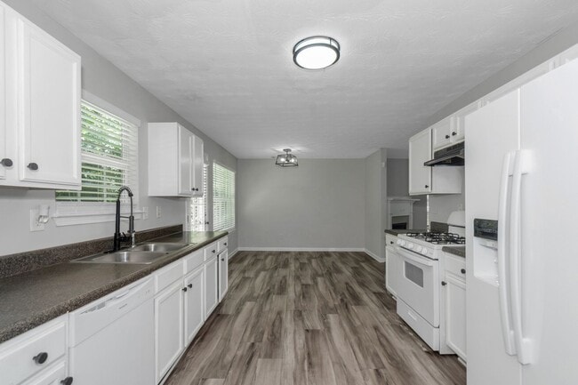 Photo - Available Now this Beautiful 4-Bedroom 2.5Baths Home in Stockbridge, GA!