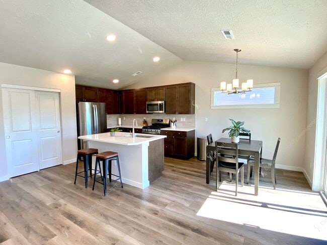 Photo - Modern Comfort in Northwest Redmond