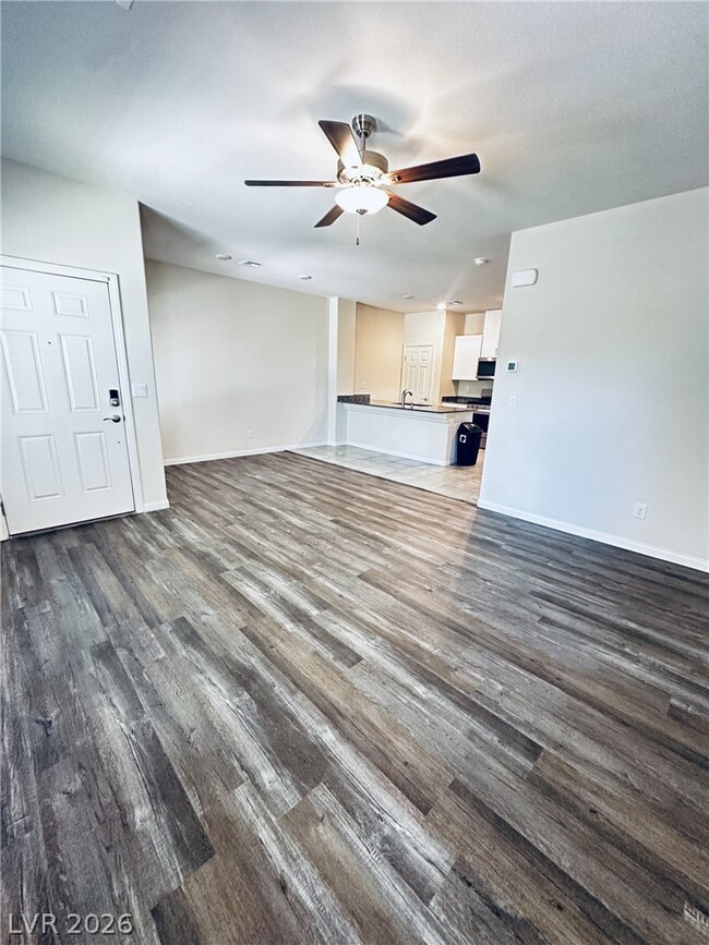 Building Photo - 7331 Sunray Point St