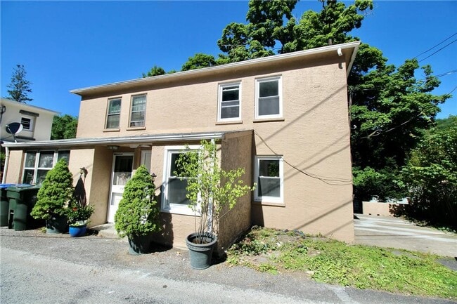 Building Photo - 12 S Side Pl Unit B Rental