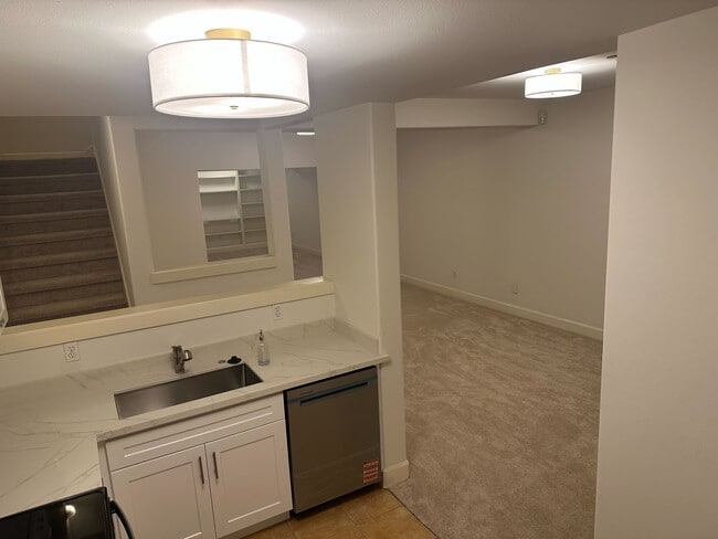 Photo - 109 NW Shy Bear Way