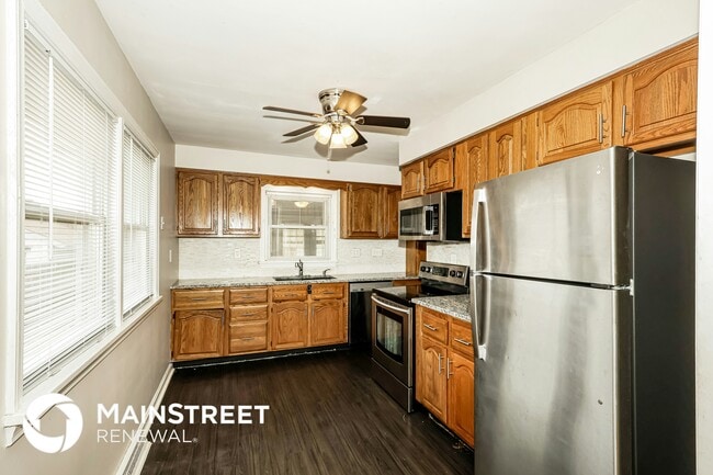 Photo - 4904 Paramount Dr