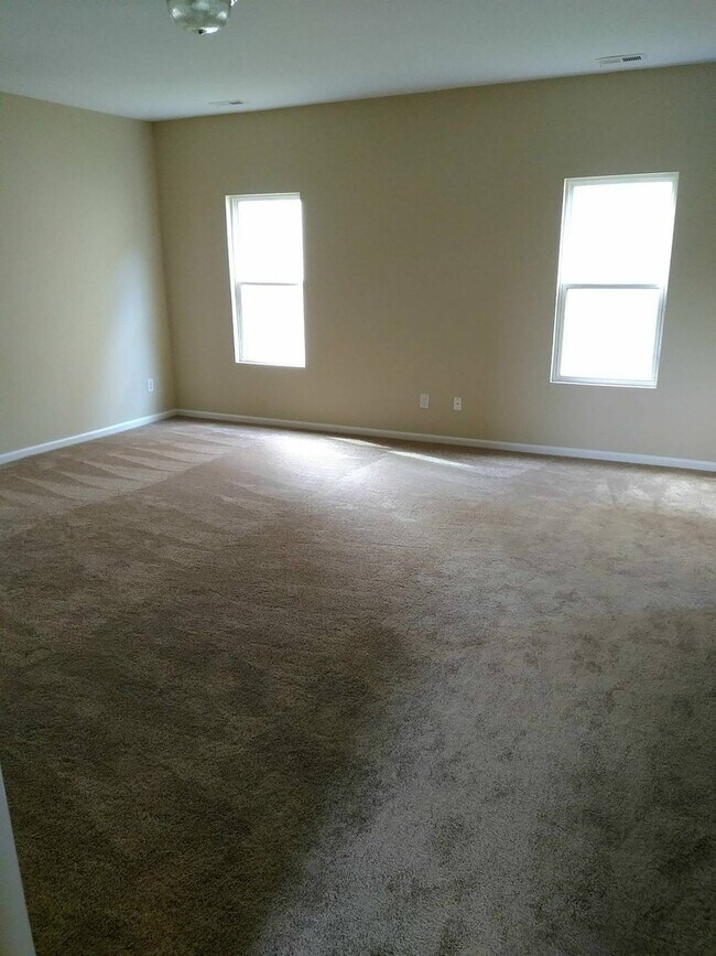 Photo - Spacious 4 Bedroom, 2.5 Bathroom Home!