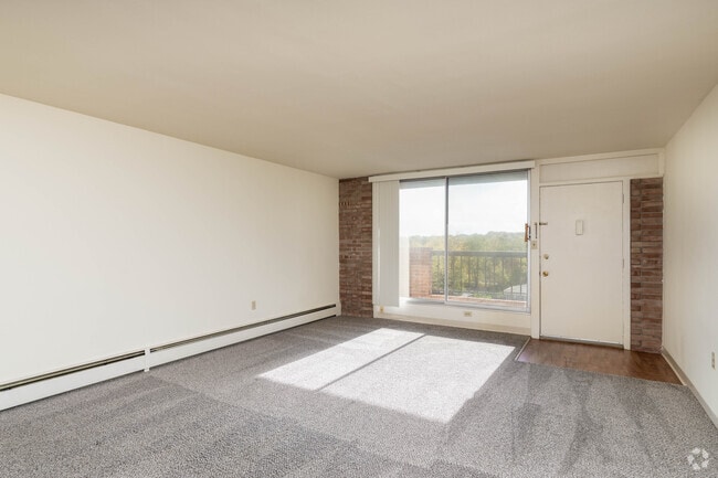 1BR,1BA - 750SF - Living Room