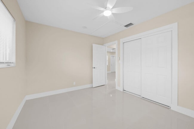 Photo - 832 NE 12th Ave