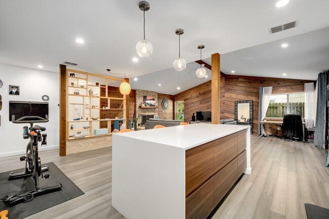 Photo - 2710 Deeringhill Dr