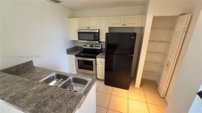 Photo - 2000 Freeport Dr Unit 4107