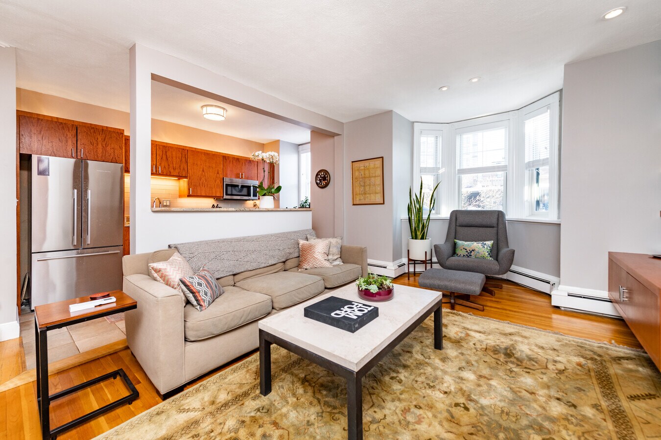 Photo - 83 E Brookline St Unidad 3 Rental