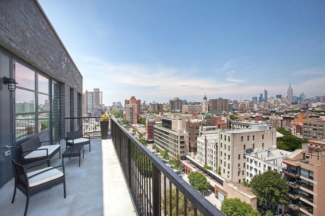 Building Photo - 331 E Houston St Unit PHD Rental