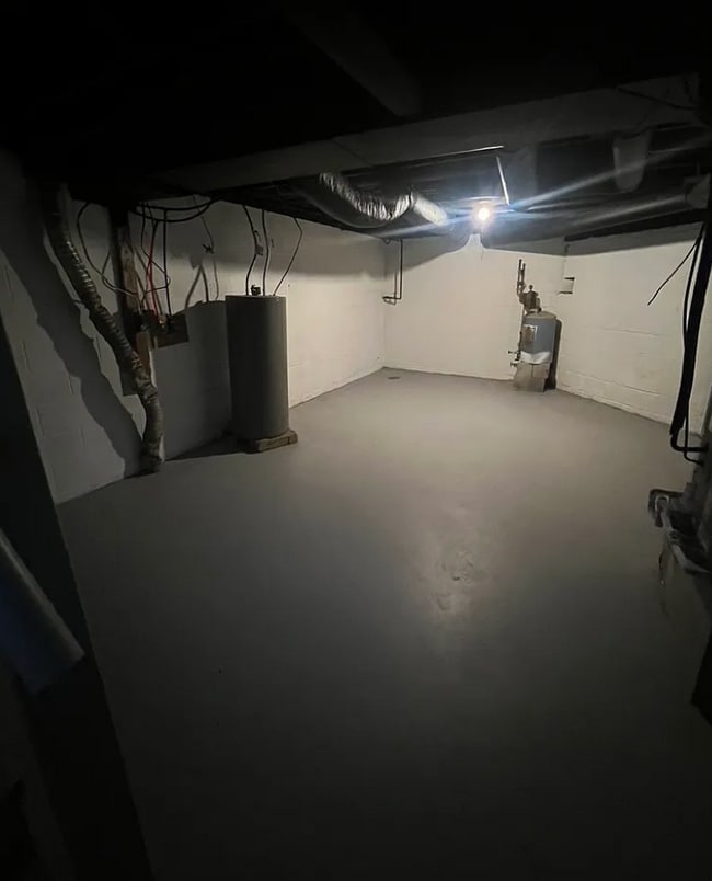 Photo - 2001 Hogback Rd