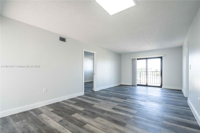 Photo - 6960 Rue Vendome Unidad 503